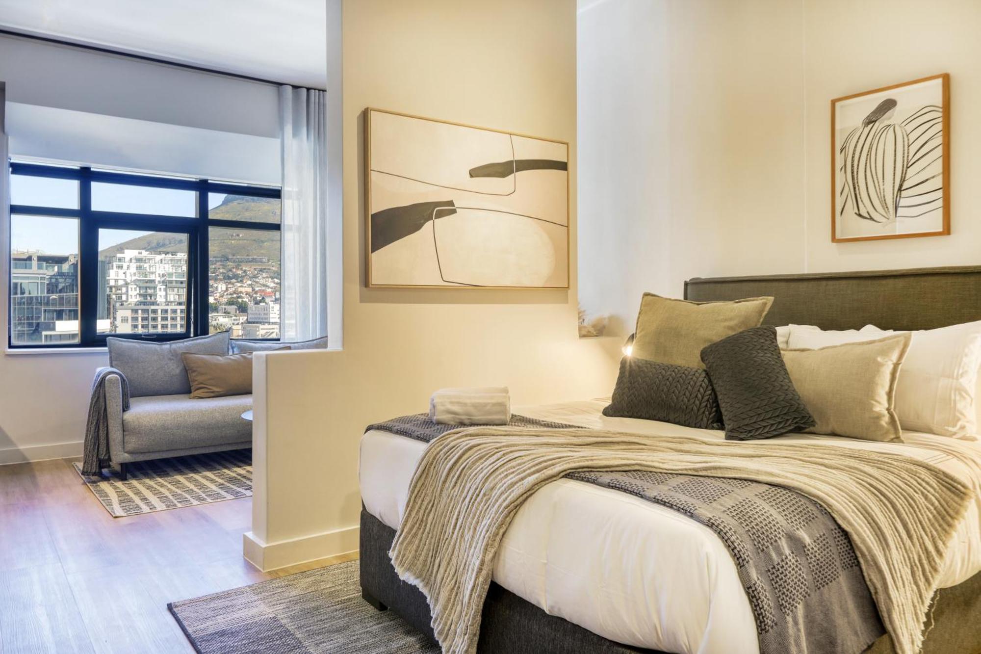 Luxury Mountain View At The Tokyo- 12th Floor No Loadshedding Apartment